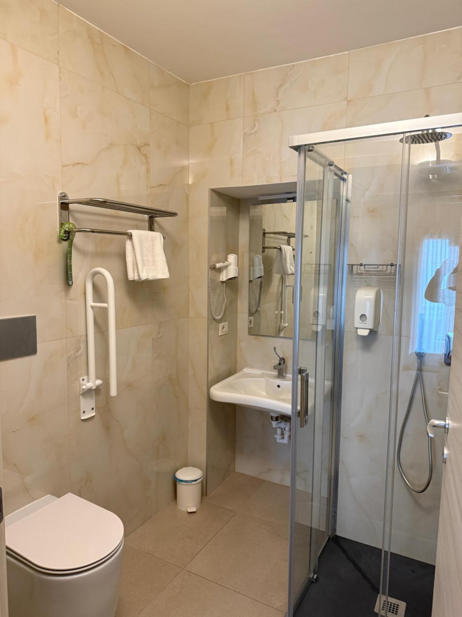 Hotel Brianza 3*